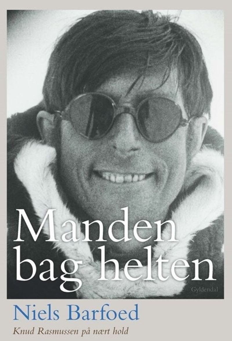 Barfoed-manden-bag-helten